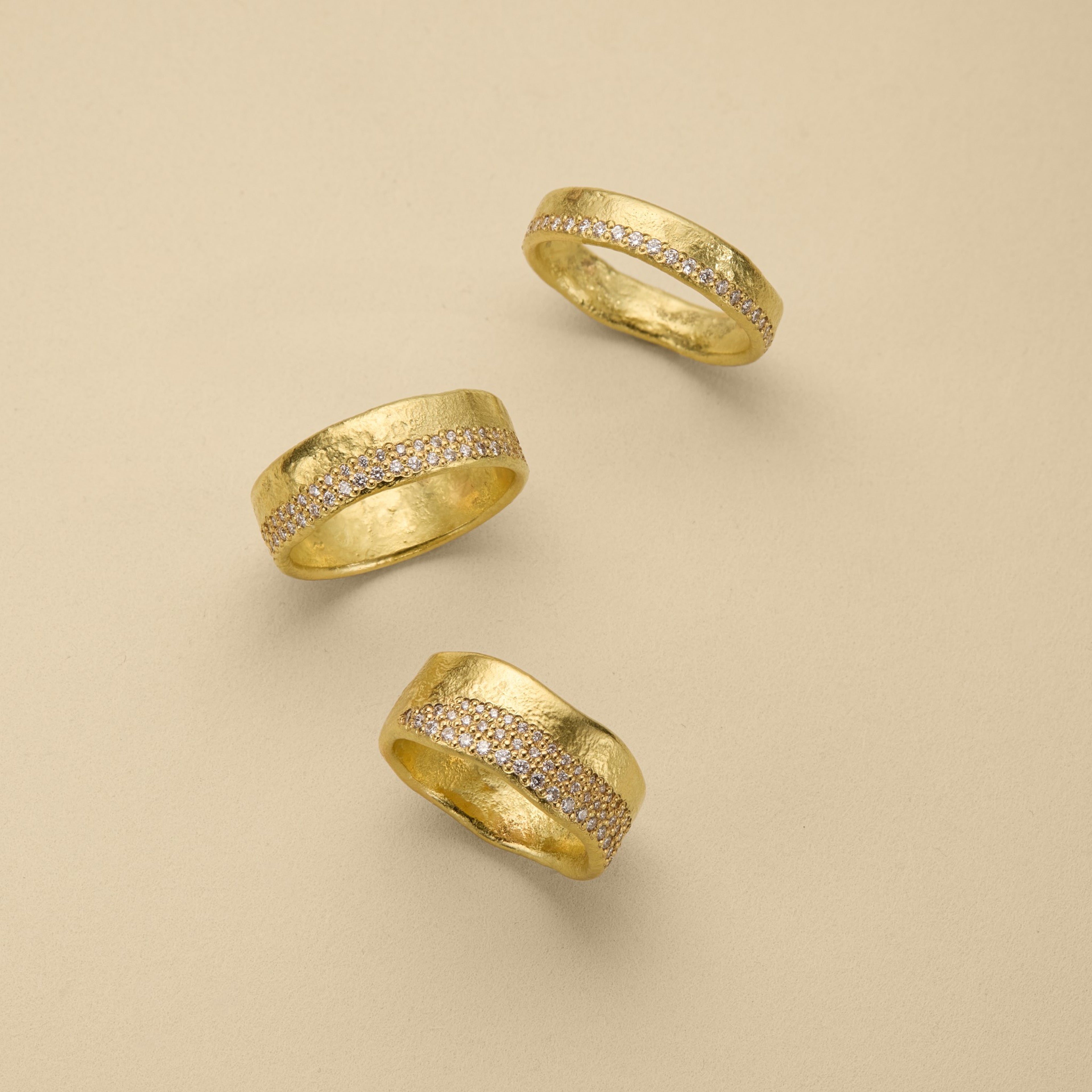 Golden Dawn Ring Slim W. Diamonds